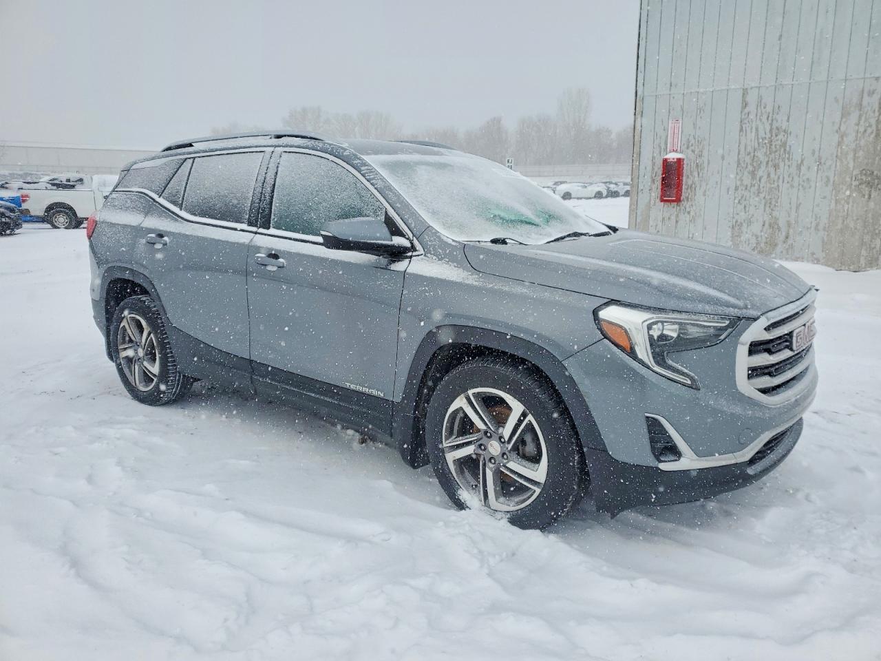 2020 GMC TERRAIN SLT photo 4
