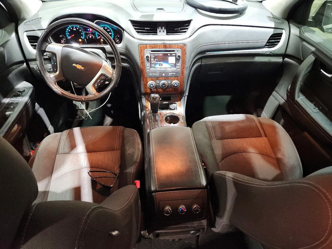 2014 CHEVROLET TRAVERSE LT photo 8