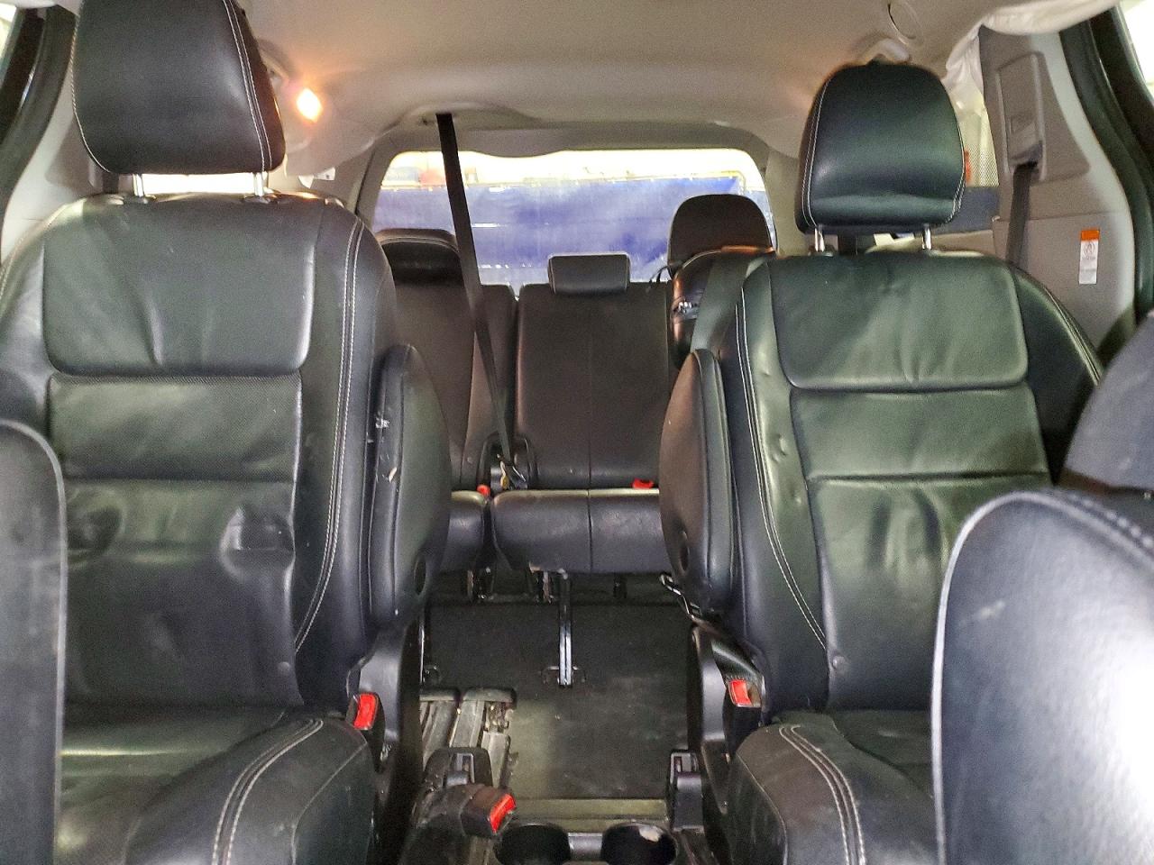 2015 TOYOTA SIENNA SPORT photo 10