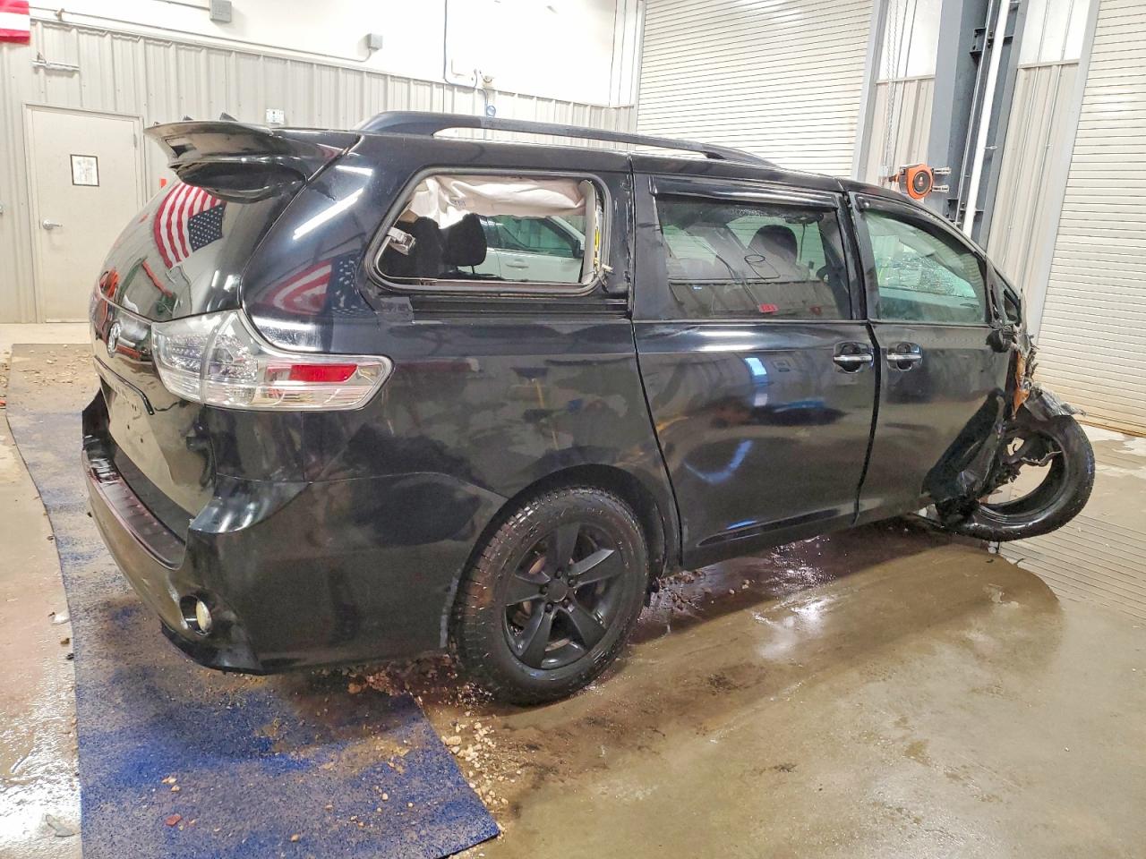 2015 TOYOTA SIENNA SPORT photo 3