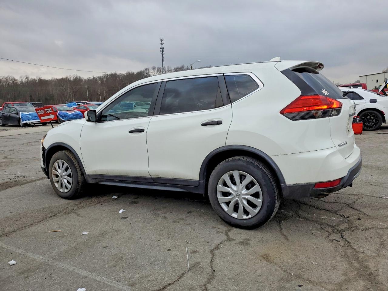 2017 NISSAN ROGUE S photo 2