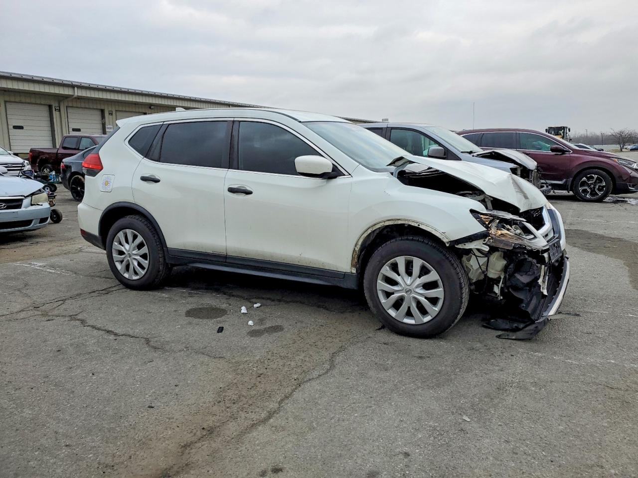 2017 NISSAN ROGUE S photo 4