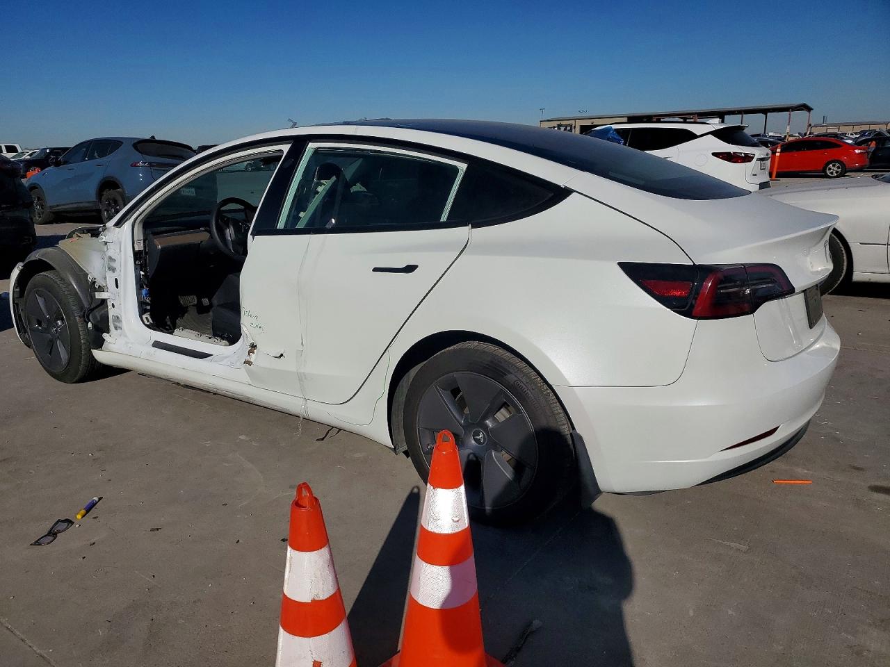 2023 TESLA MODEL 3 photo 3