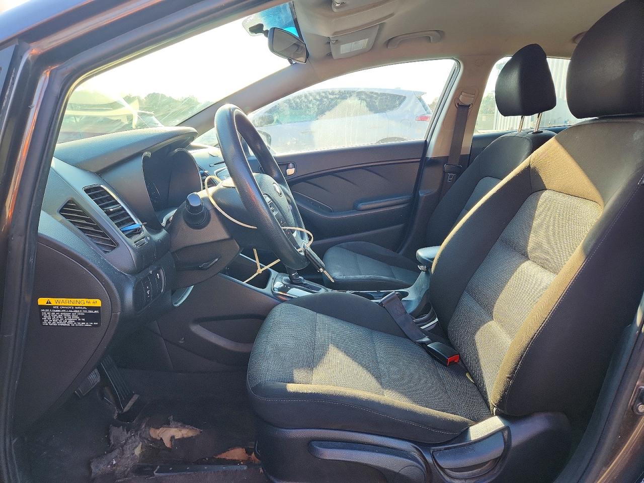 2017 KIA FORTE LX photo 7