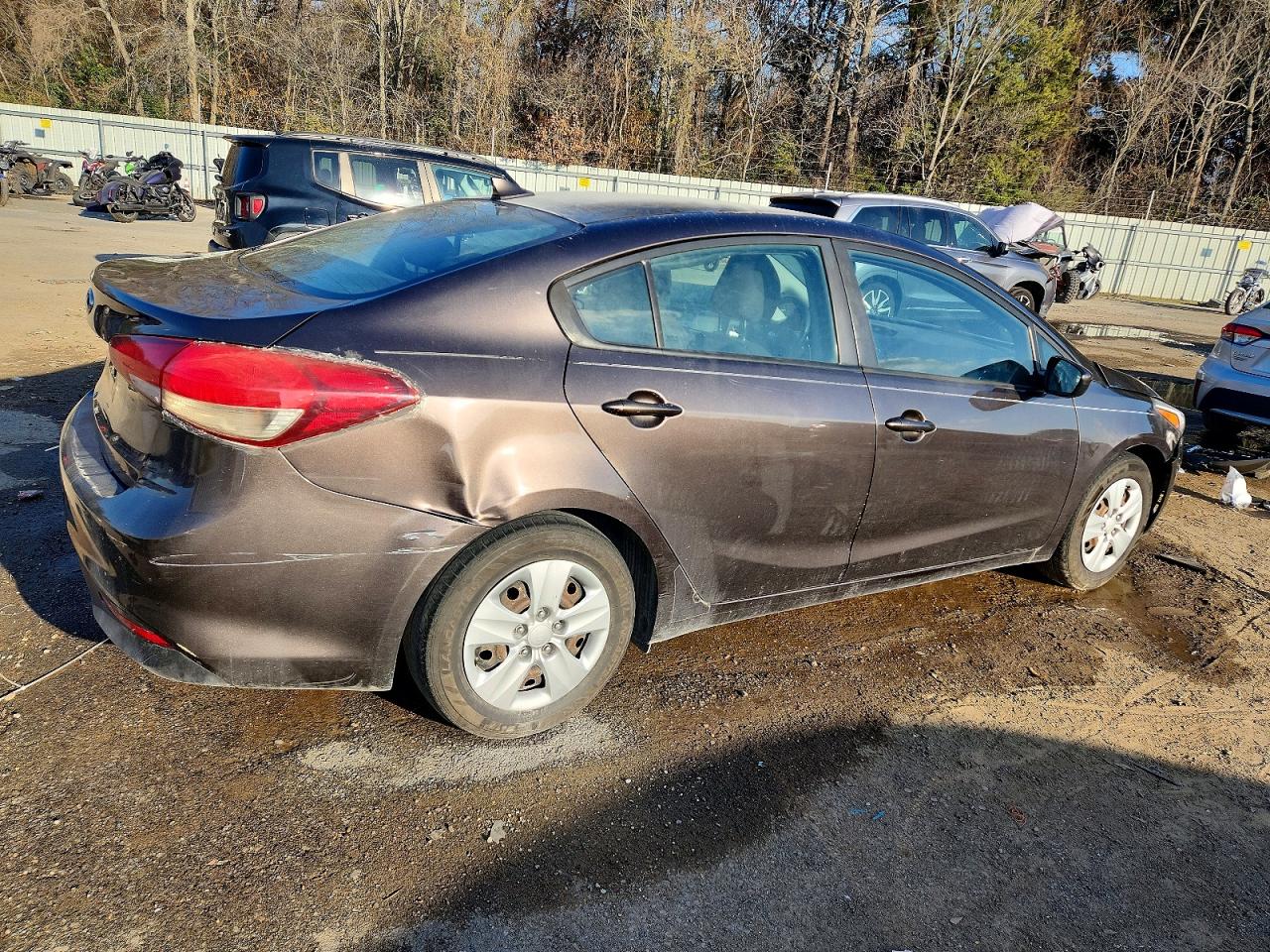 2017 KIA FORTE LX photo 3