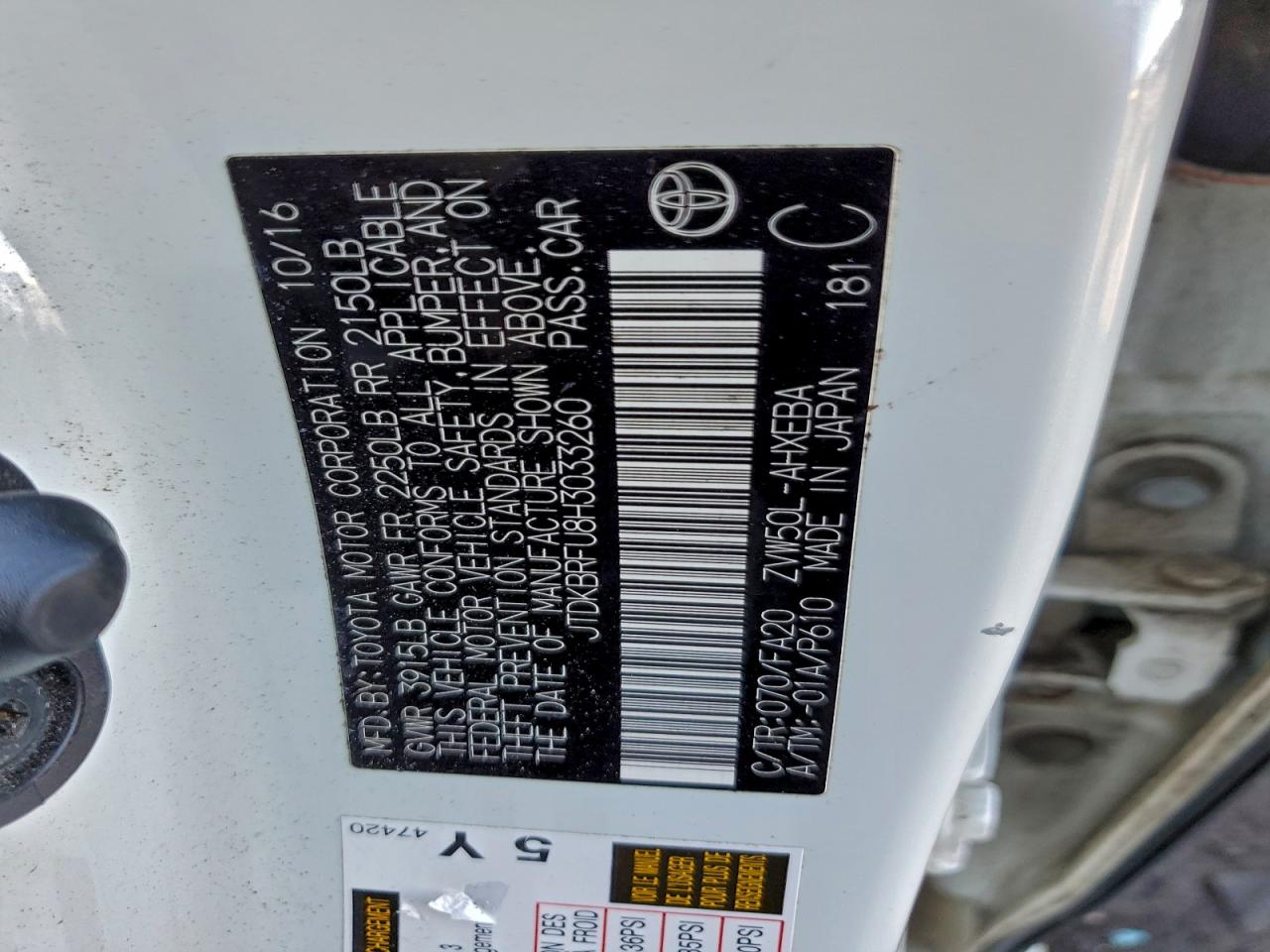 2017 TOYOTA PRIUS photo 12