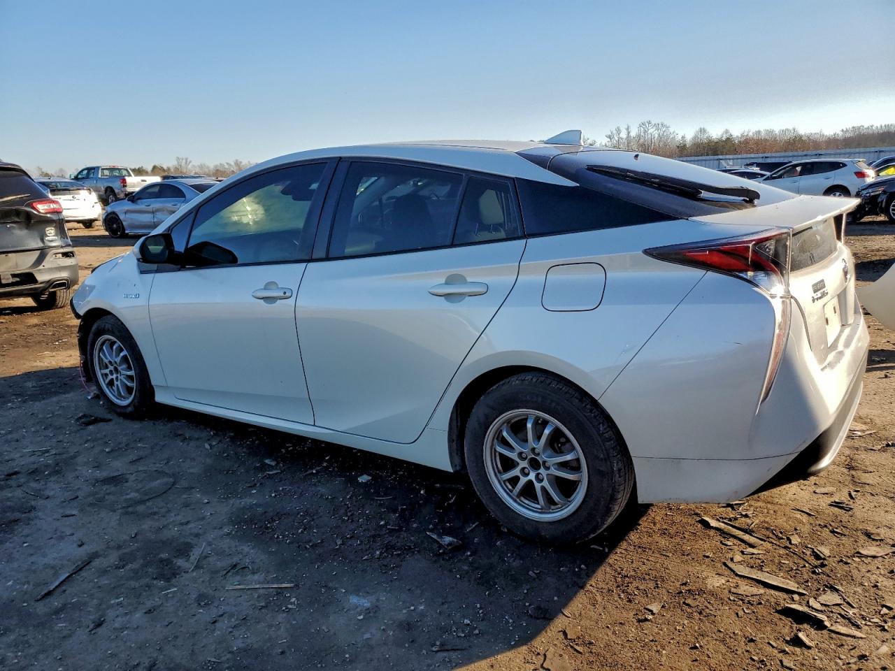2017 TOYOTA PRIUS photo 2
