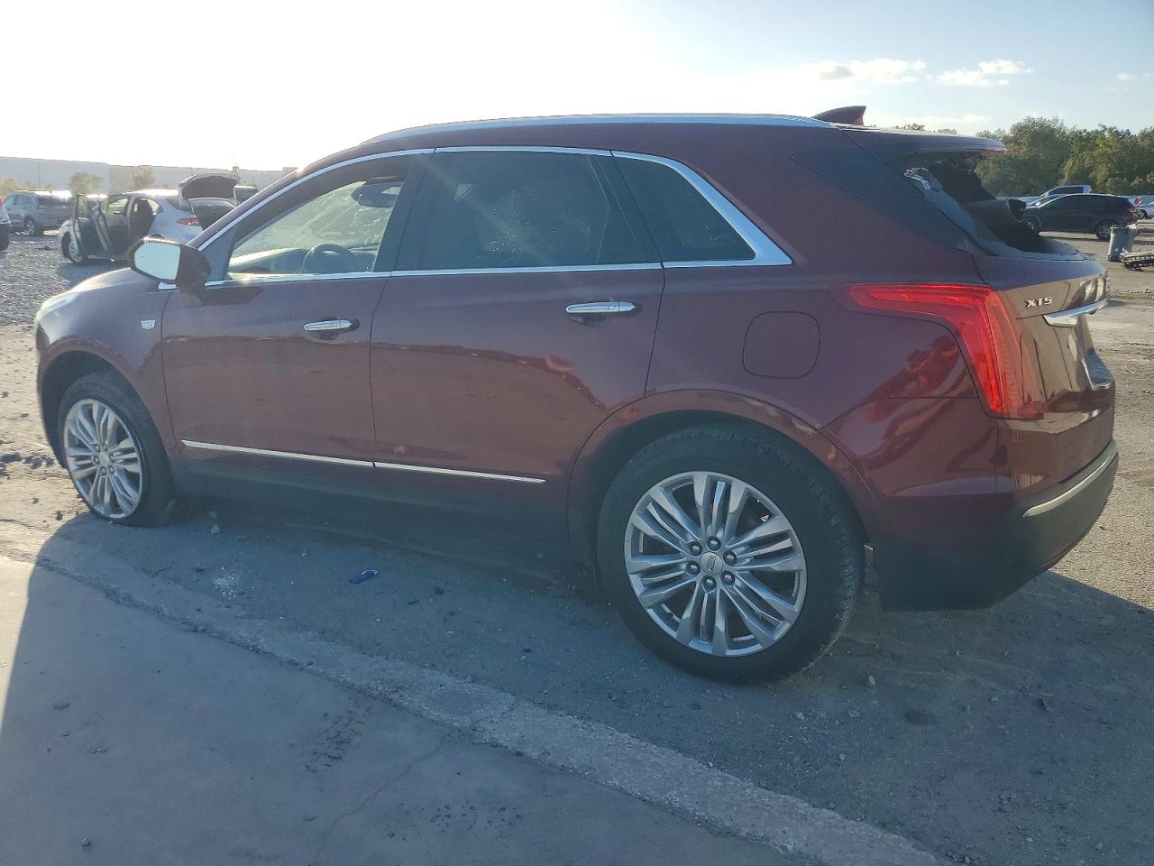 2018 CADILLAC XT5 PREMIUM LUXURY photo 2