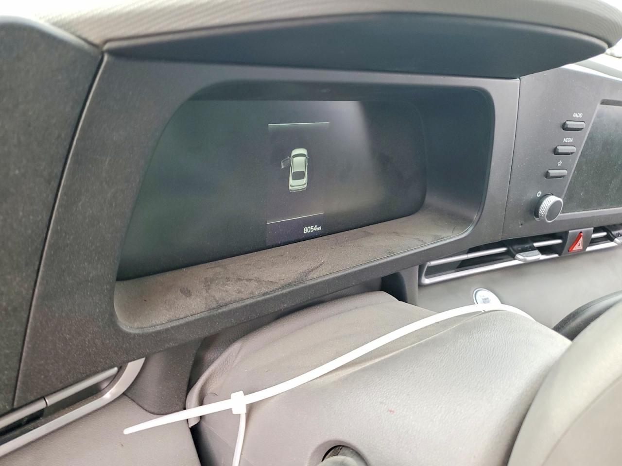 2025 HYUNDAI ELANTRA SEL SPORT photo 9