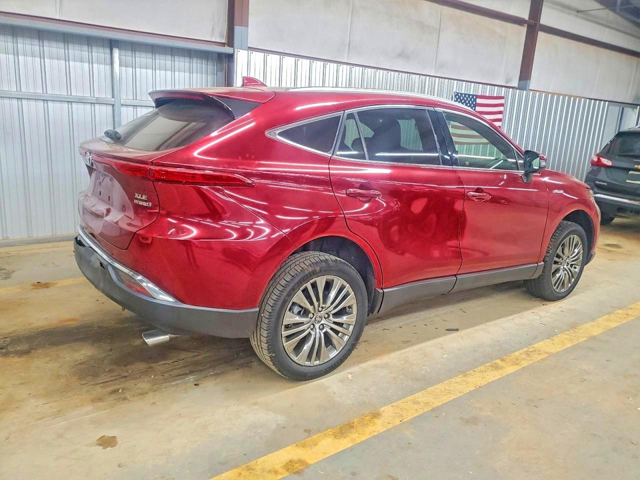 2021 TOYOTA VENZA LE photo 3