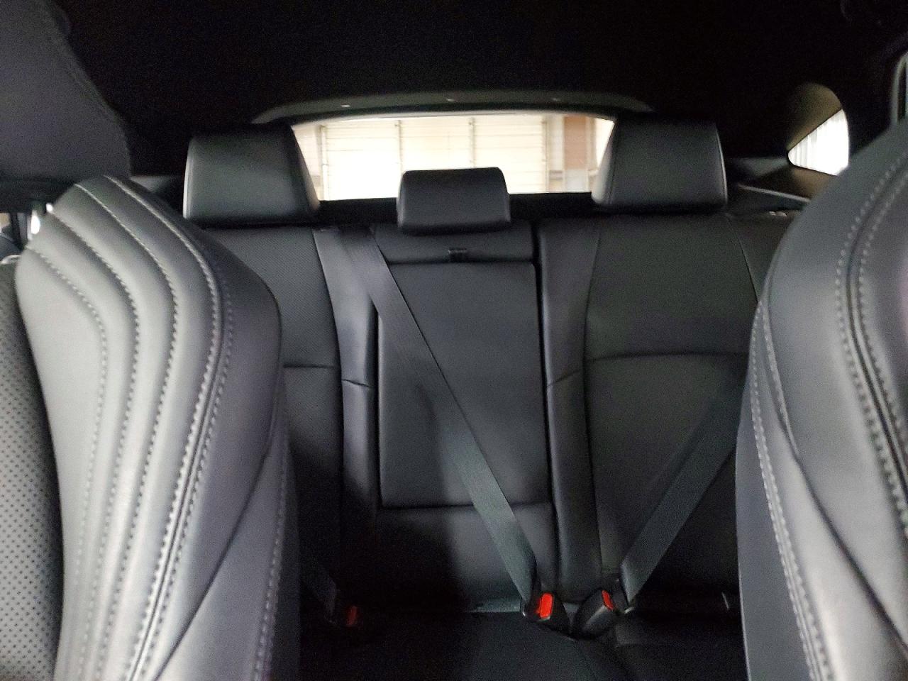 2021 TOYOTA VENZA LE photo 10