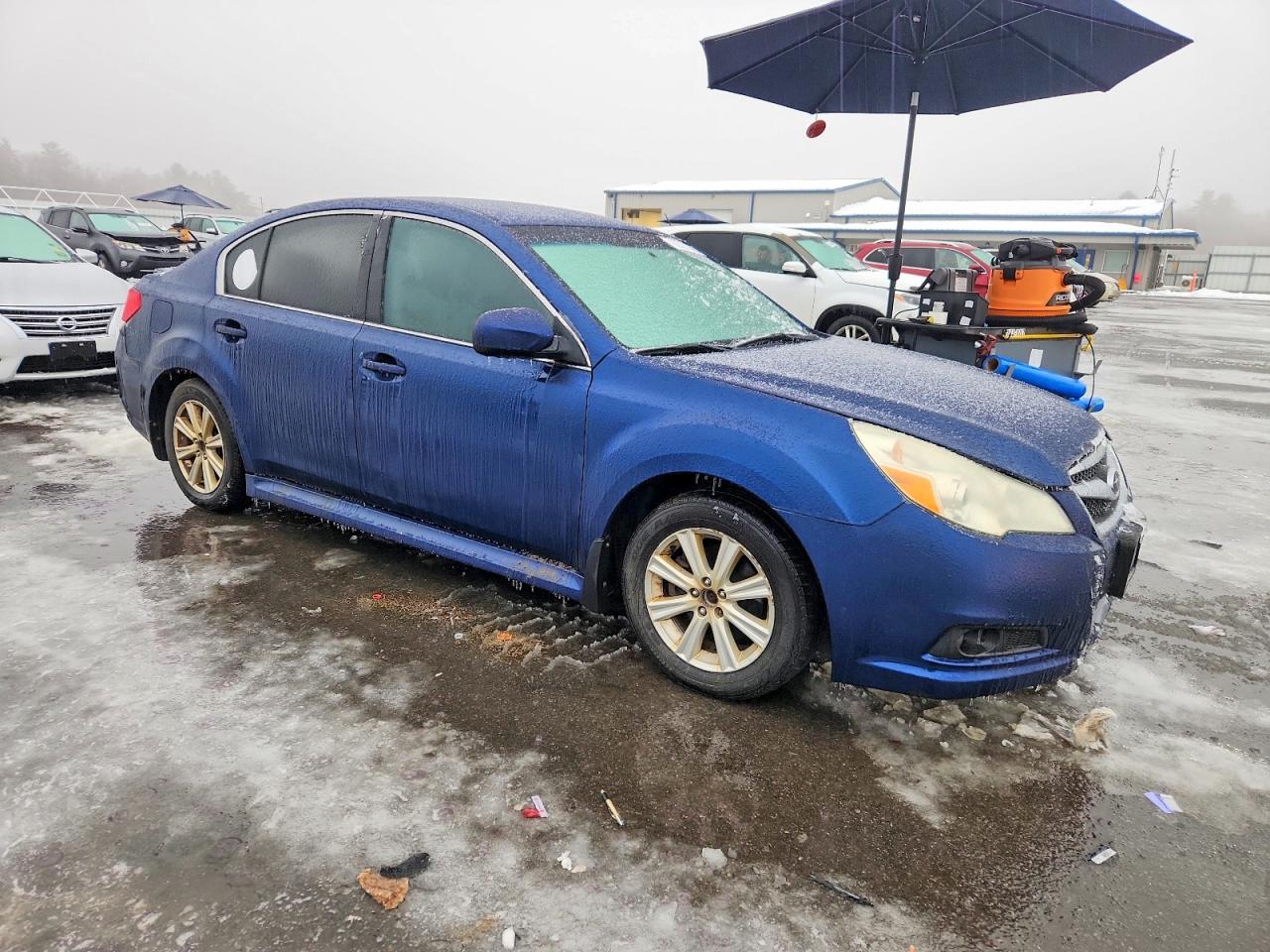 2011 SUBARU LEGACY photo 4