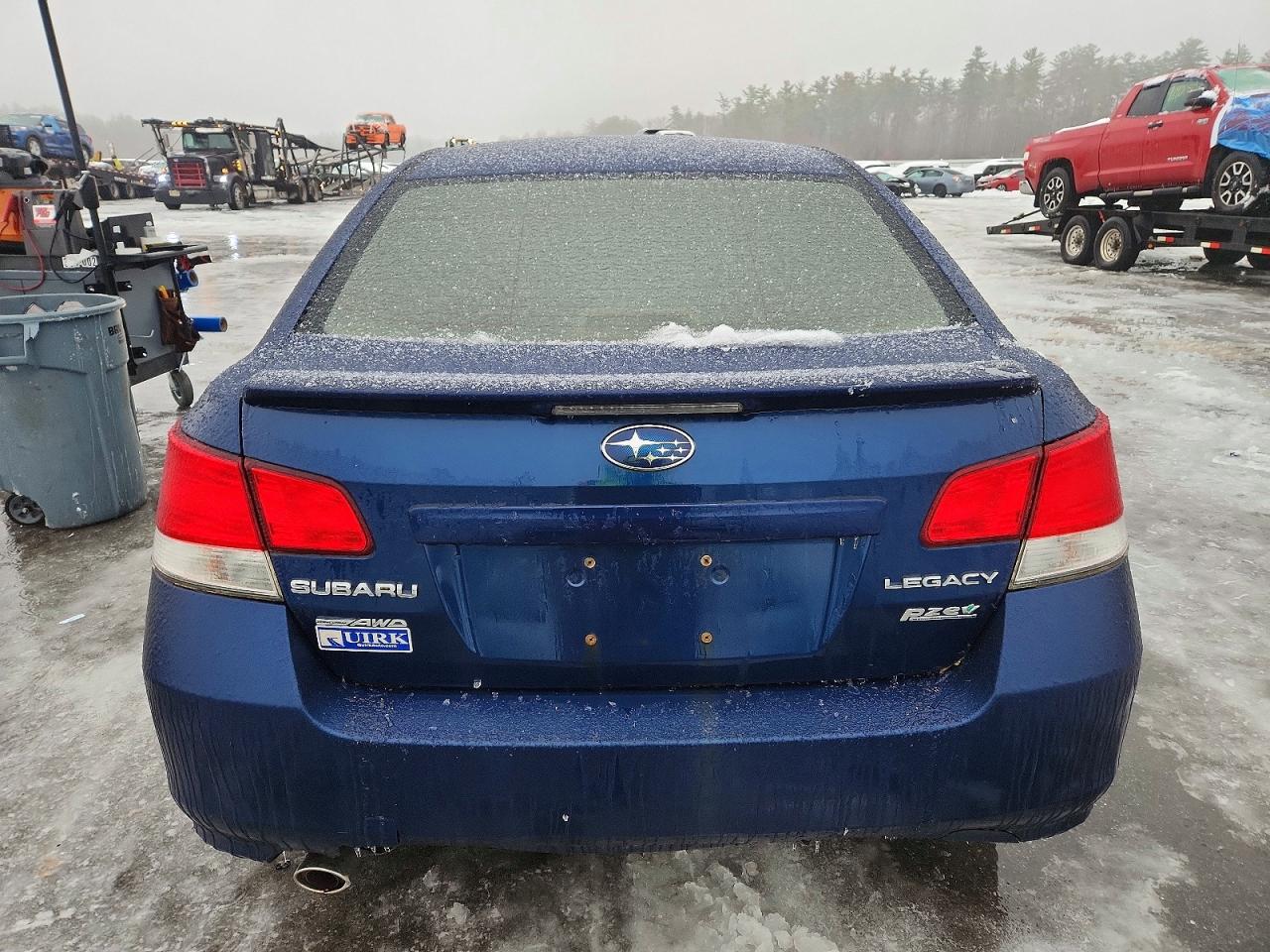 2011 SUBARU LEGACY photo 6