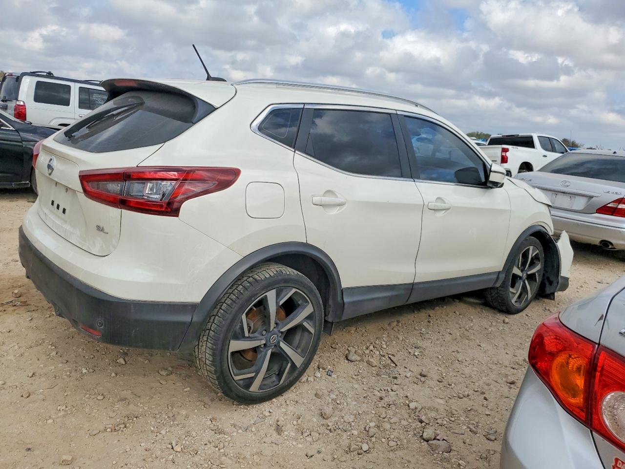 2020 NISSAN ROGUE SPORT S photo 3
