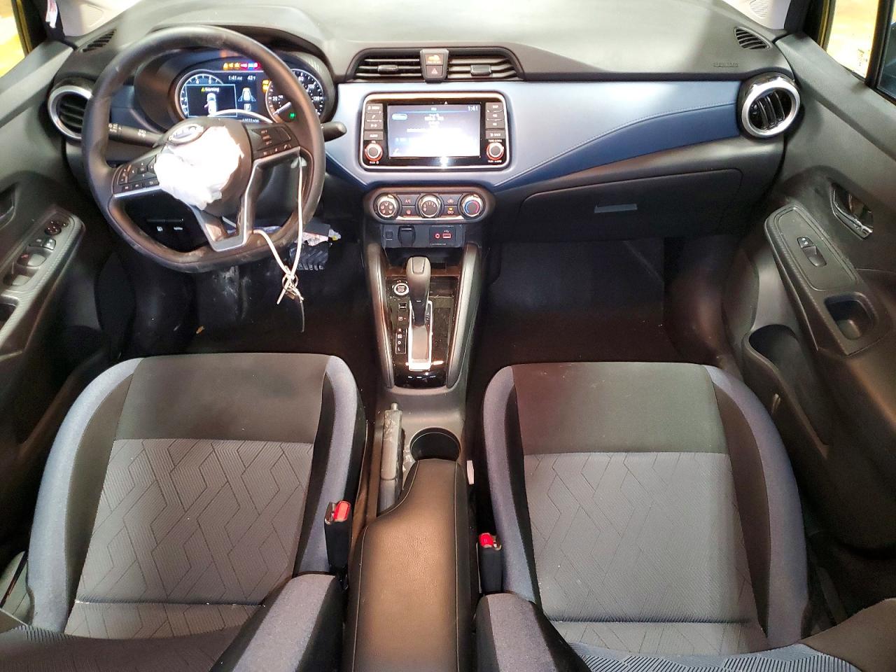 2025 NISSAN VERSA SV photo 8