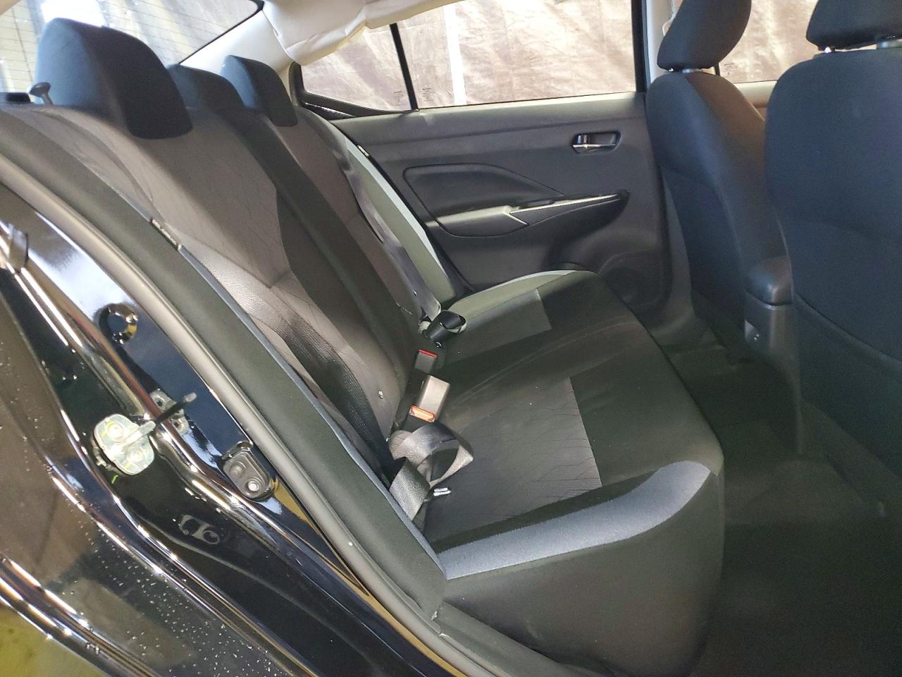 2025 NISSAN VERSA SV photo 10