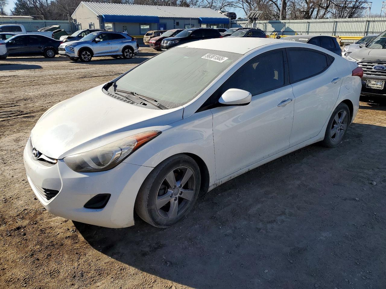 2013 HYUNDAI ELANTRA