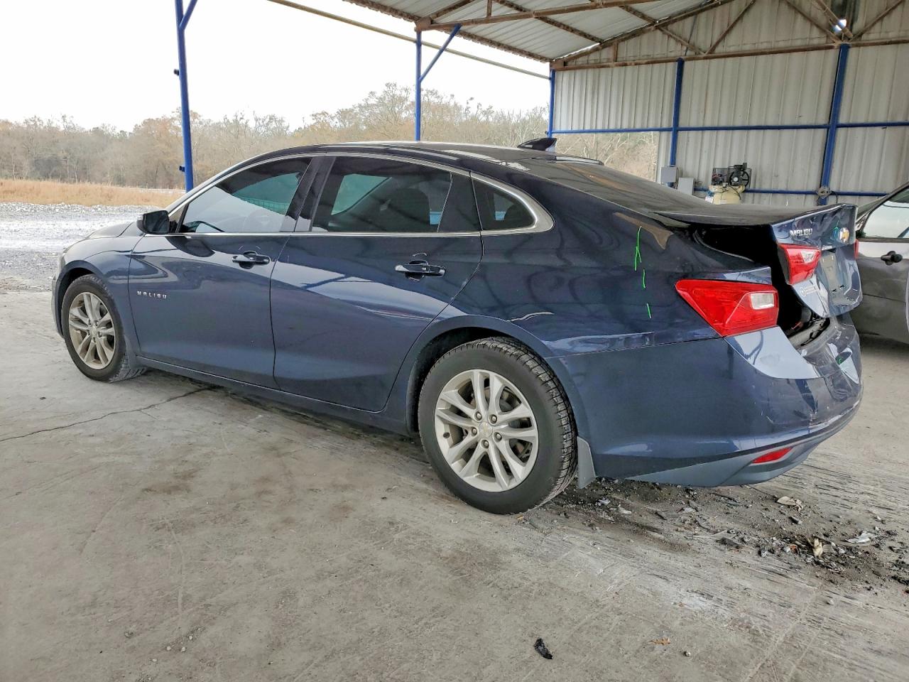 2018 CHEVROLET MALIBU LT photo 2