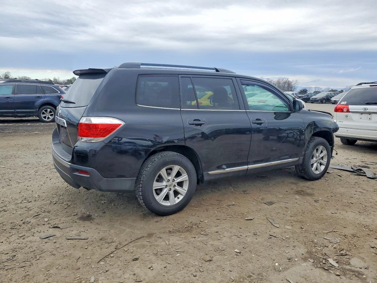 2012 TOYOTA HIGHLANDER BASE photo 3