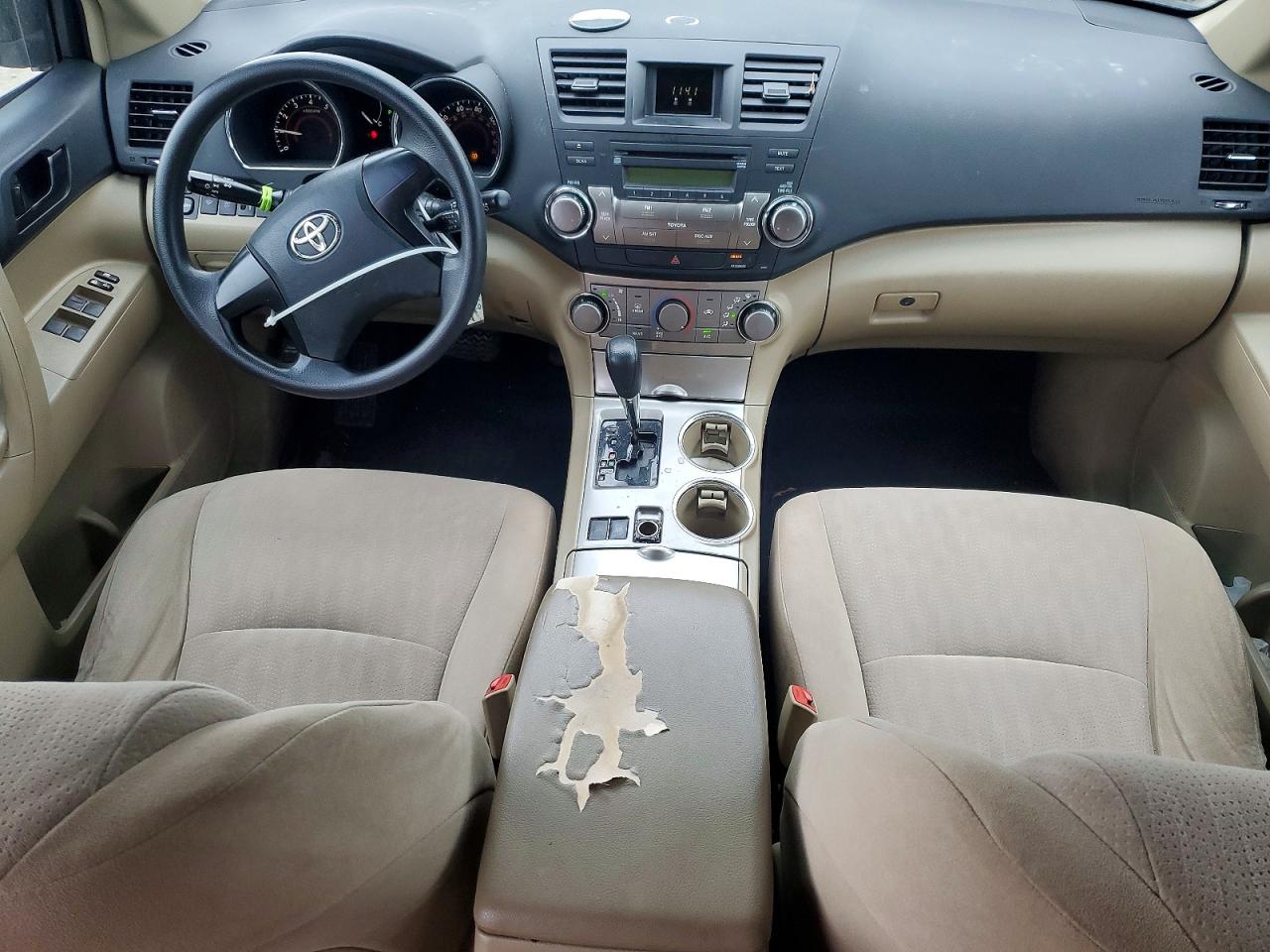 2012 TOYOTA HIGHLANDER BASE photo 8