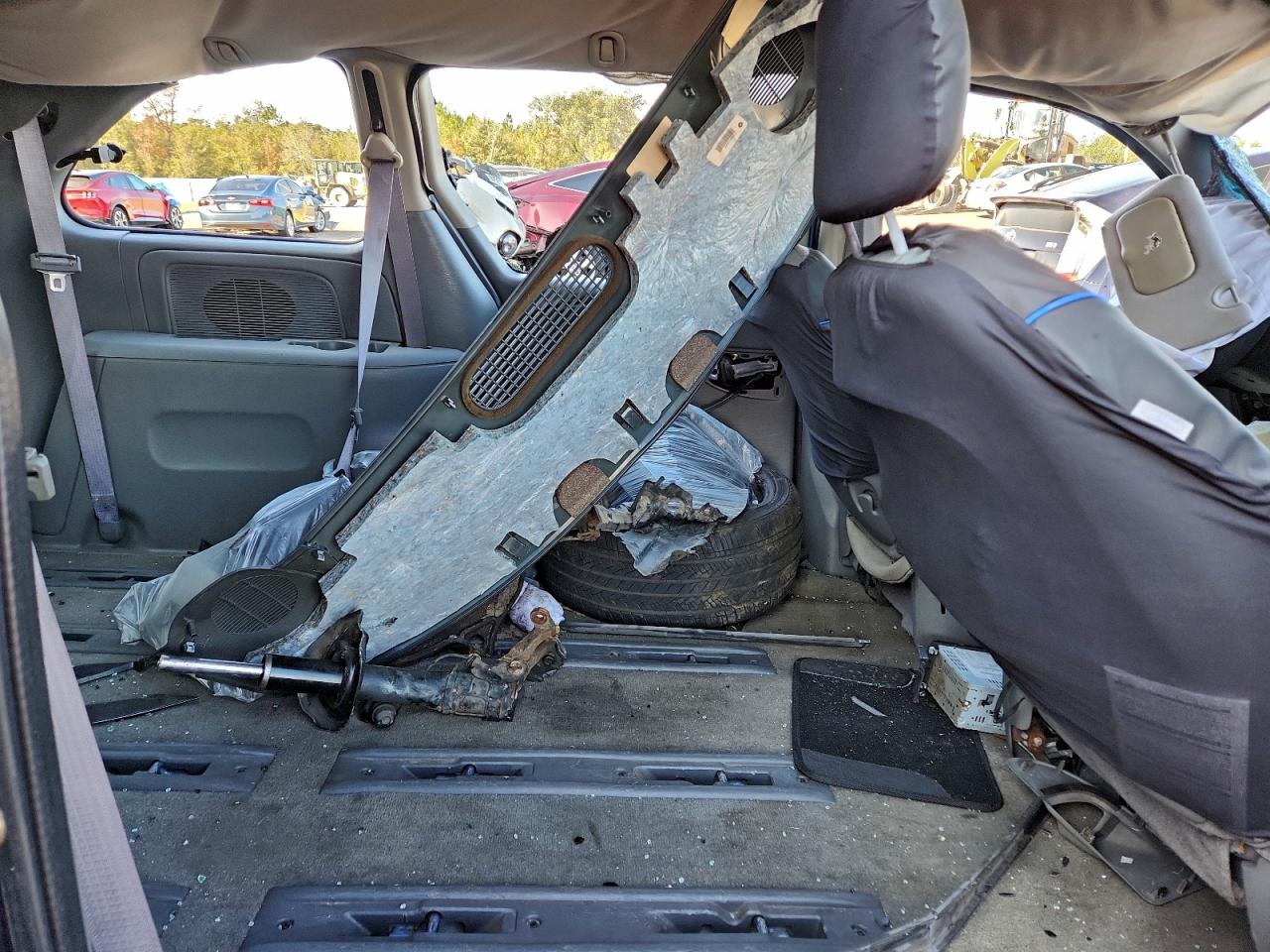 2007 CHRYSLER TOWN & COUNTRY LX photo 11