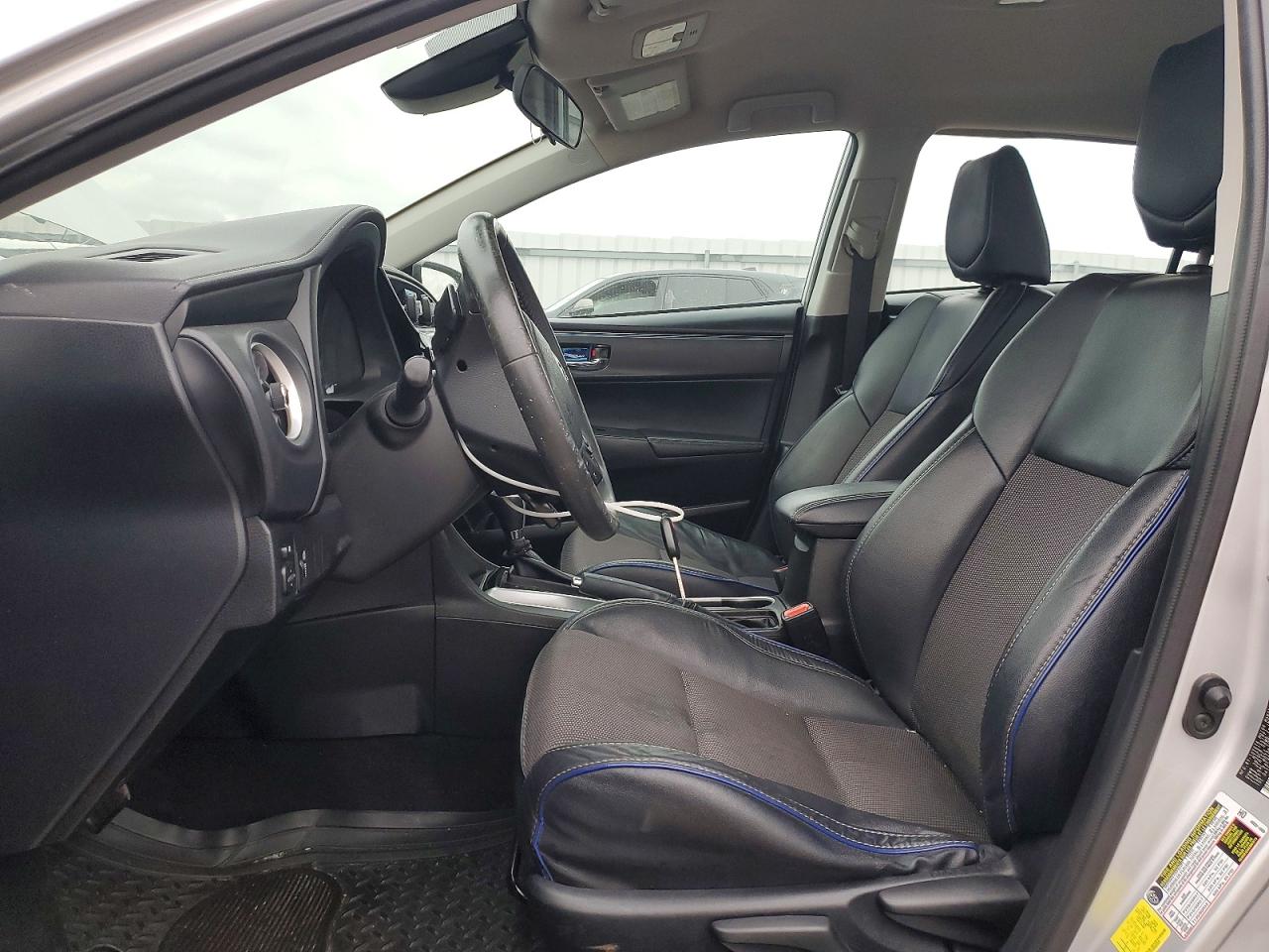 2017 TOYOTA COROLLA L photo 7