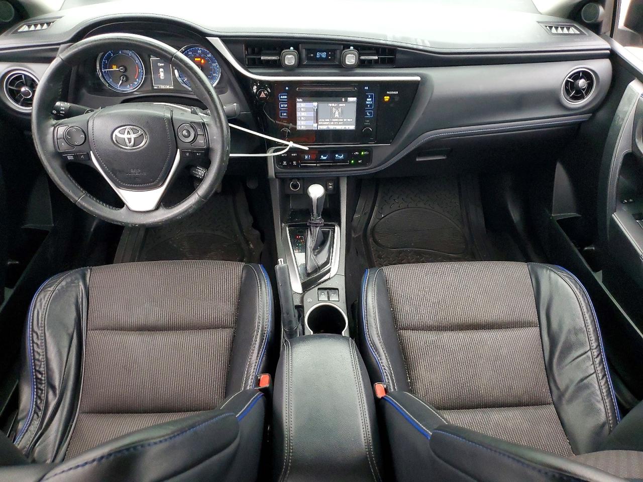 2017 TOYOTA COROLLA L photo 8