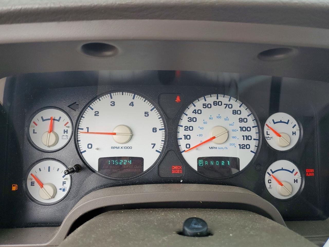 2004 DODGE RAM 1500 ST photo 9