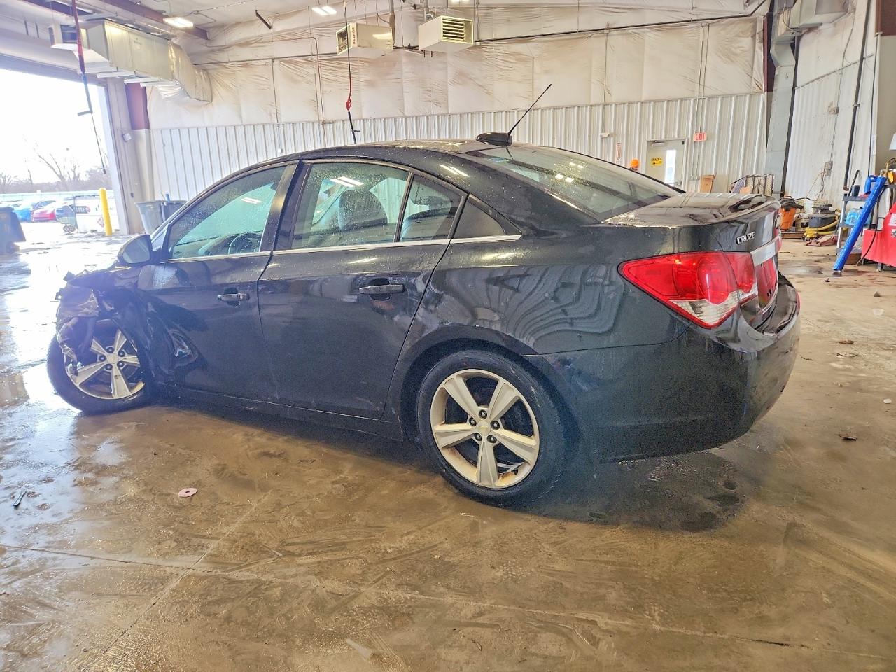 2015 CHEVROLET CRUZE LT photo 2