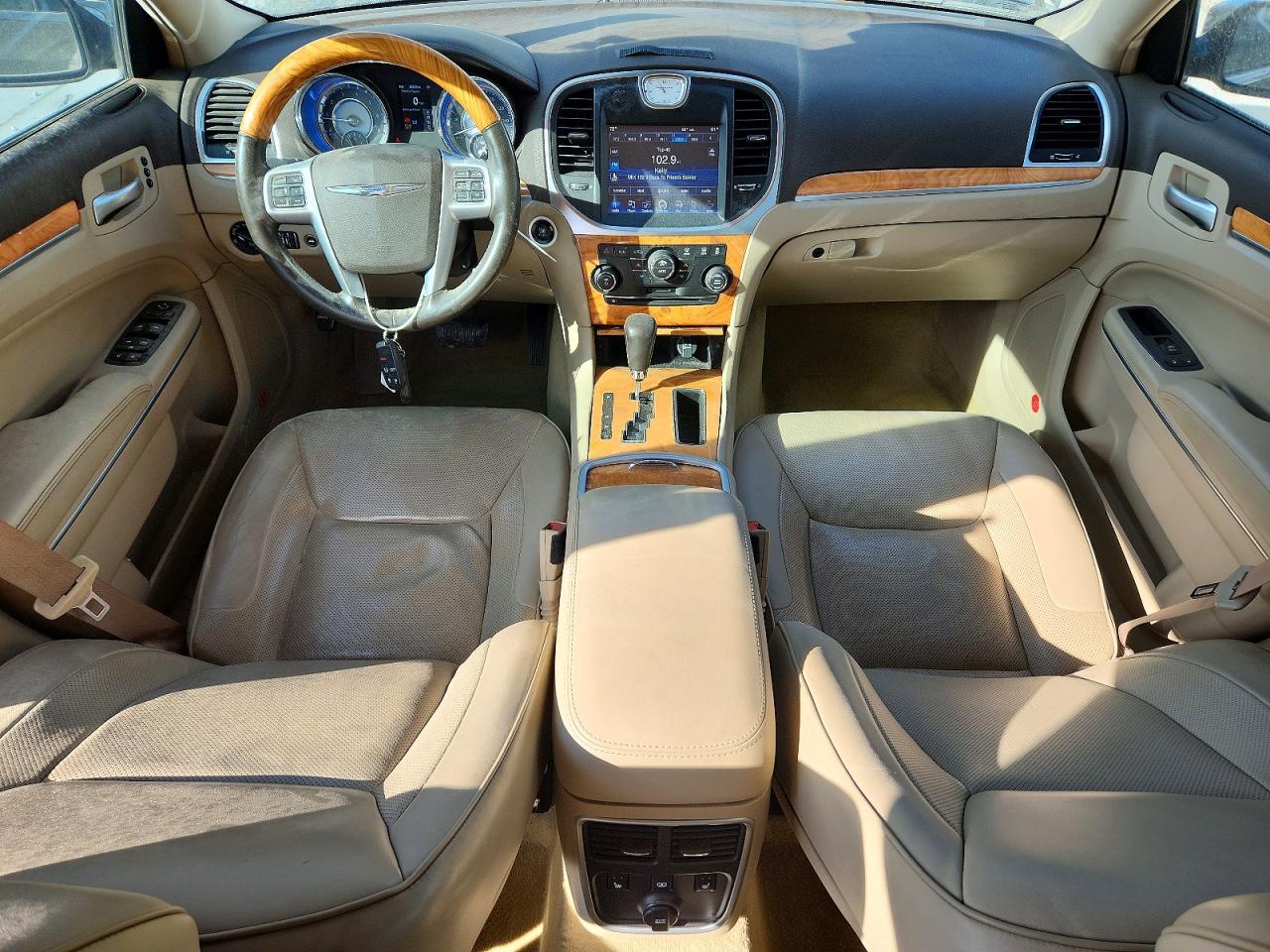 2013 CHRYSLER 300C photo 8