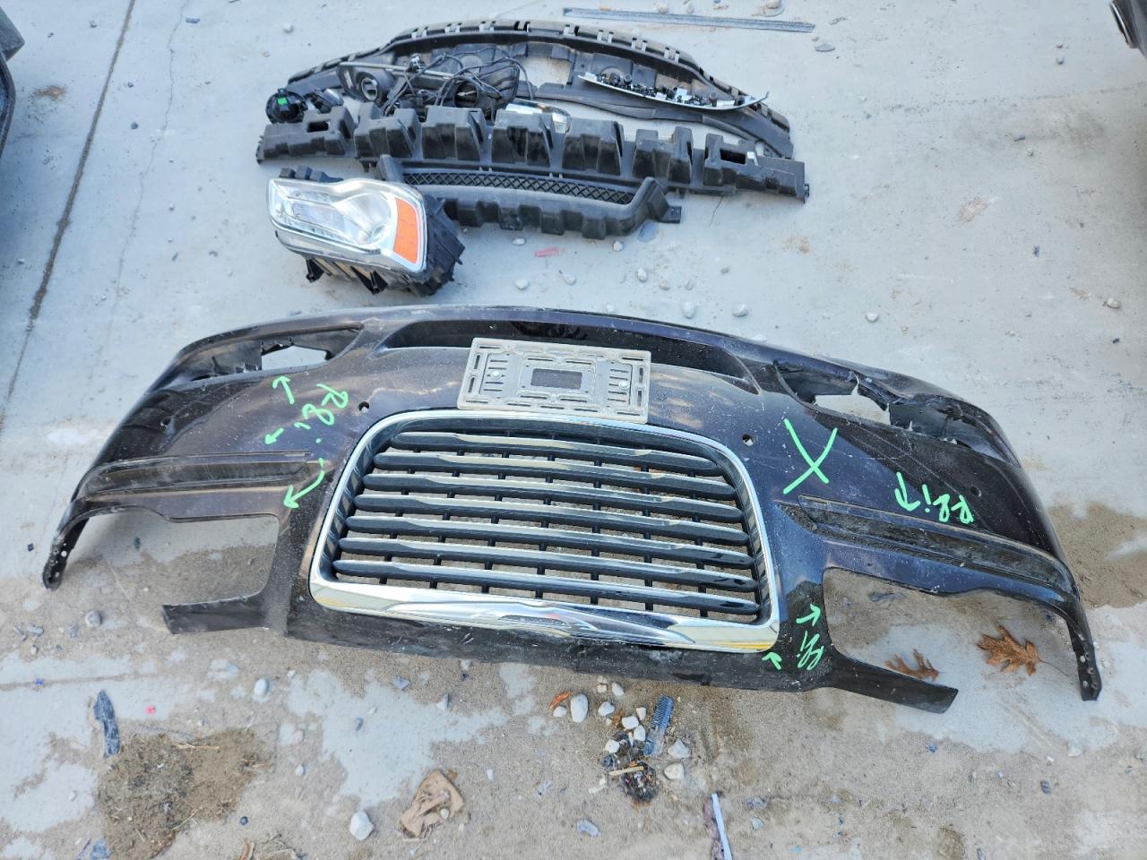 2013 CHRYSLER 300C photo 12