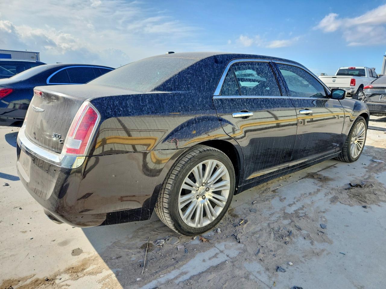 2013 CHRYSLER 300C photo 3