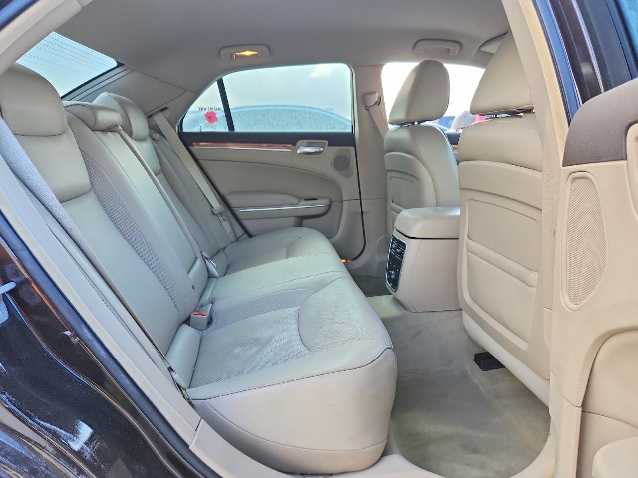 2013 CHRYSLER 300C photo 10
