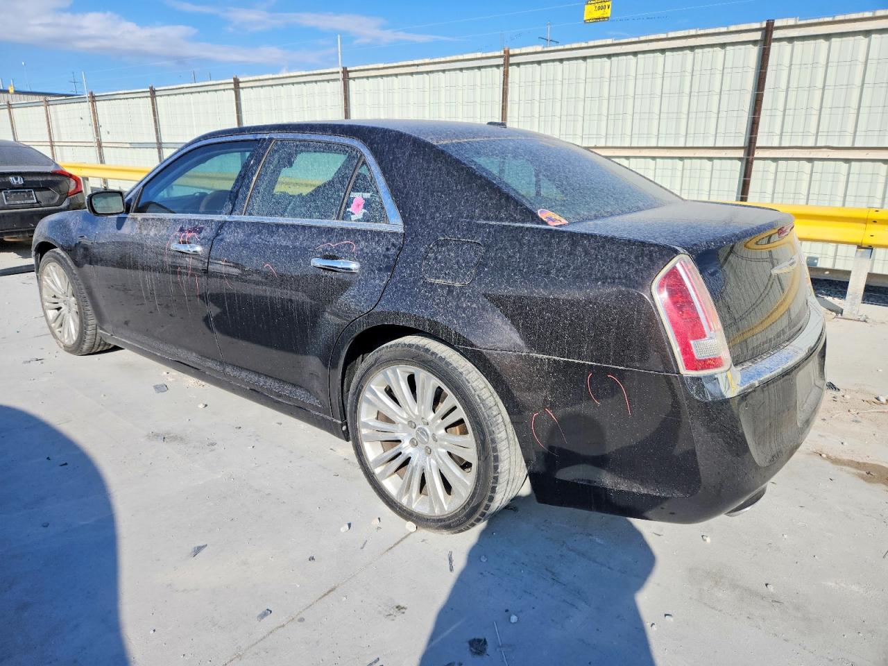 2013 CHRYSLER 300C photo 2