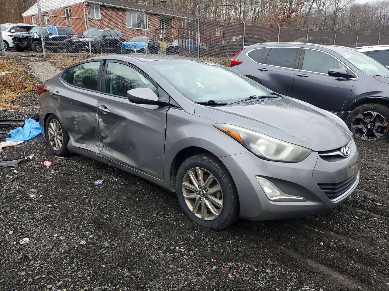 2014 HYUNDAI ELANTRA SE photo 4