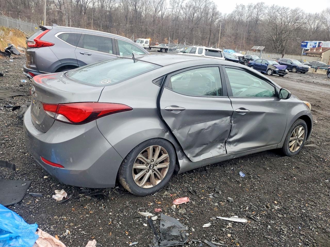 2014 HYUNDAI ELANTRA SE photo 3