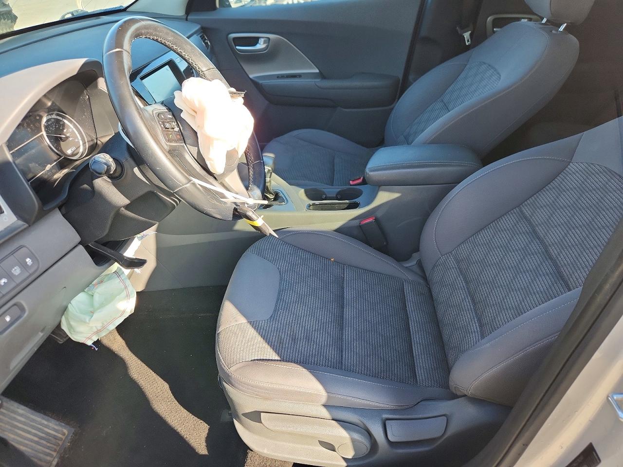 2019 KIA NIRO LX photo 7