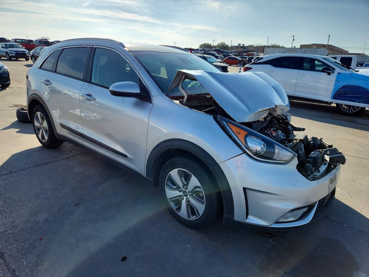 2019 KIA NIRO LX photo 4