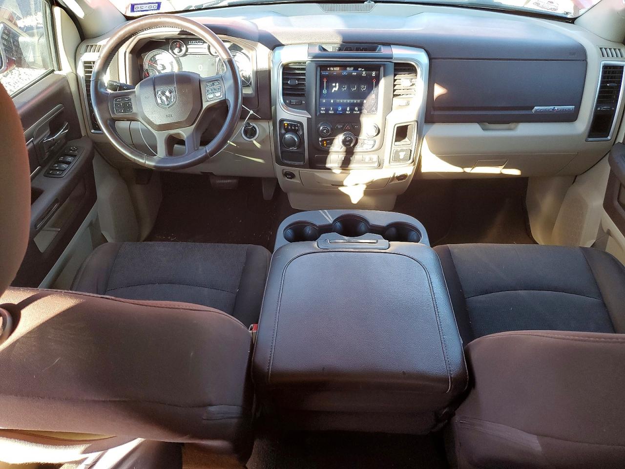 2019 RAM 1500 CLASSIC SLT photo 8