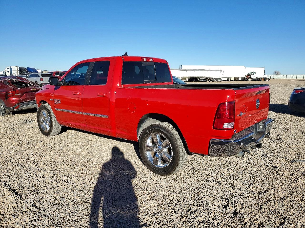 2019 RAM 1500 CLASSIC SLT photo 2
