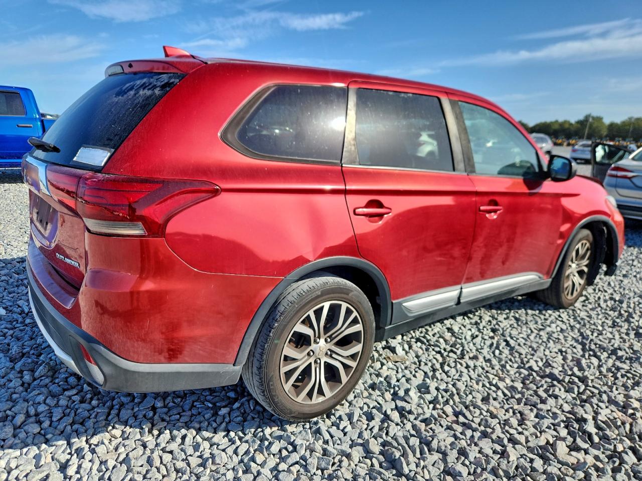 2018 MITSUBISHI OUTLANDER ES photo 3
