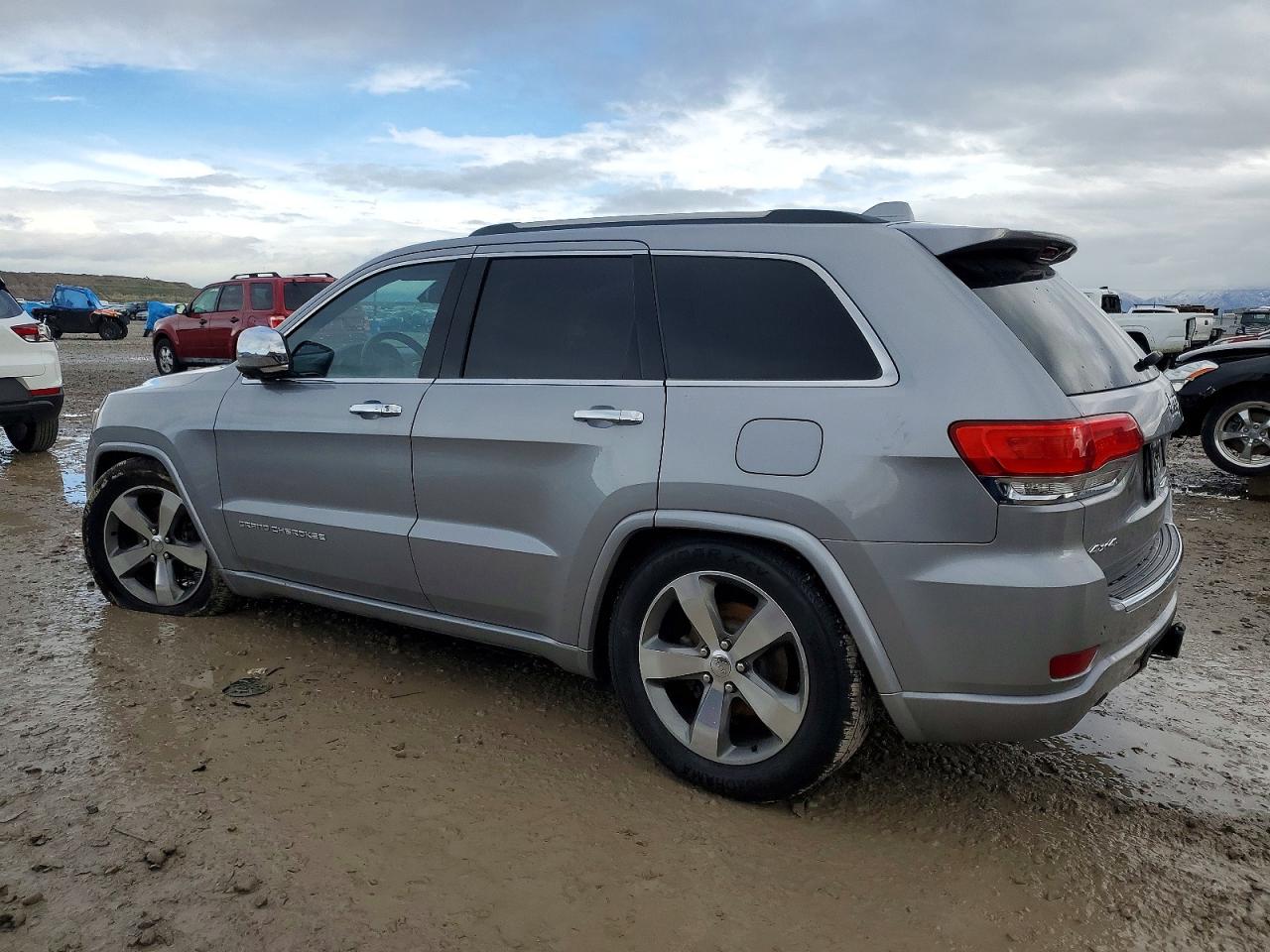 2015 JEEP GRAND CHEROKEE OVERLAND photo 2