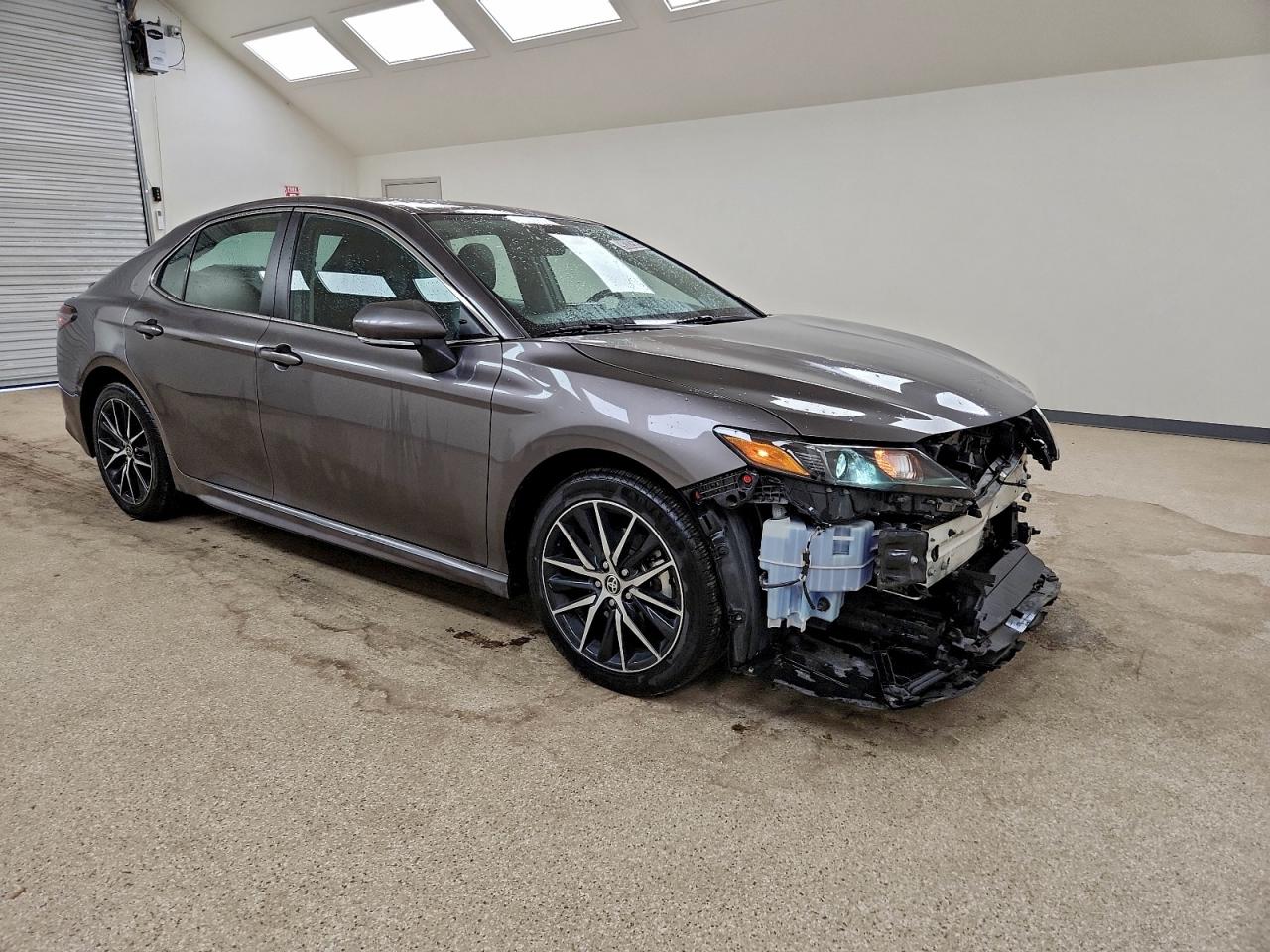 2023 TOYOTA CAMRY SE NIGHT SHADE photo 4