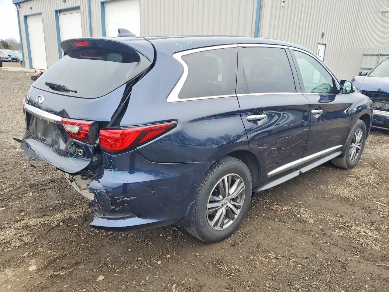 2020 INFINITI QX60 LUXE photo 3