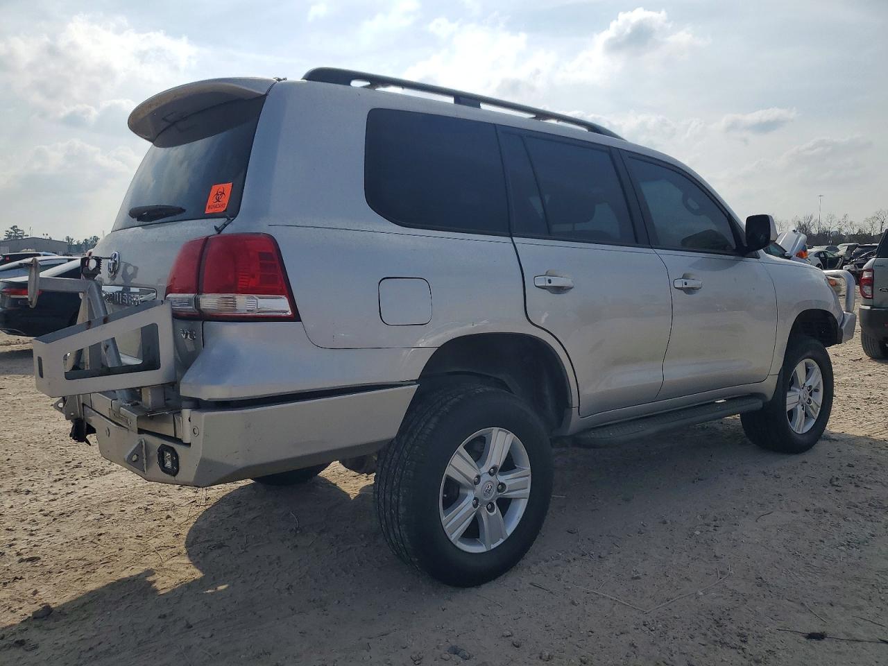 2008 TOYOTA LAND CRUISER photo 3