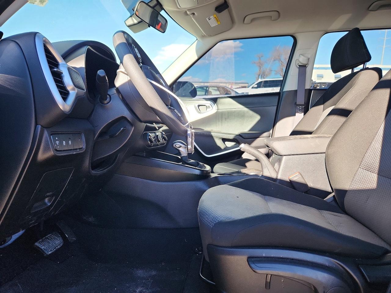 2025 KIA SOUL LX photo 7