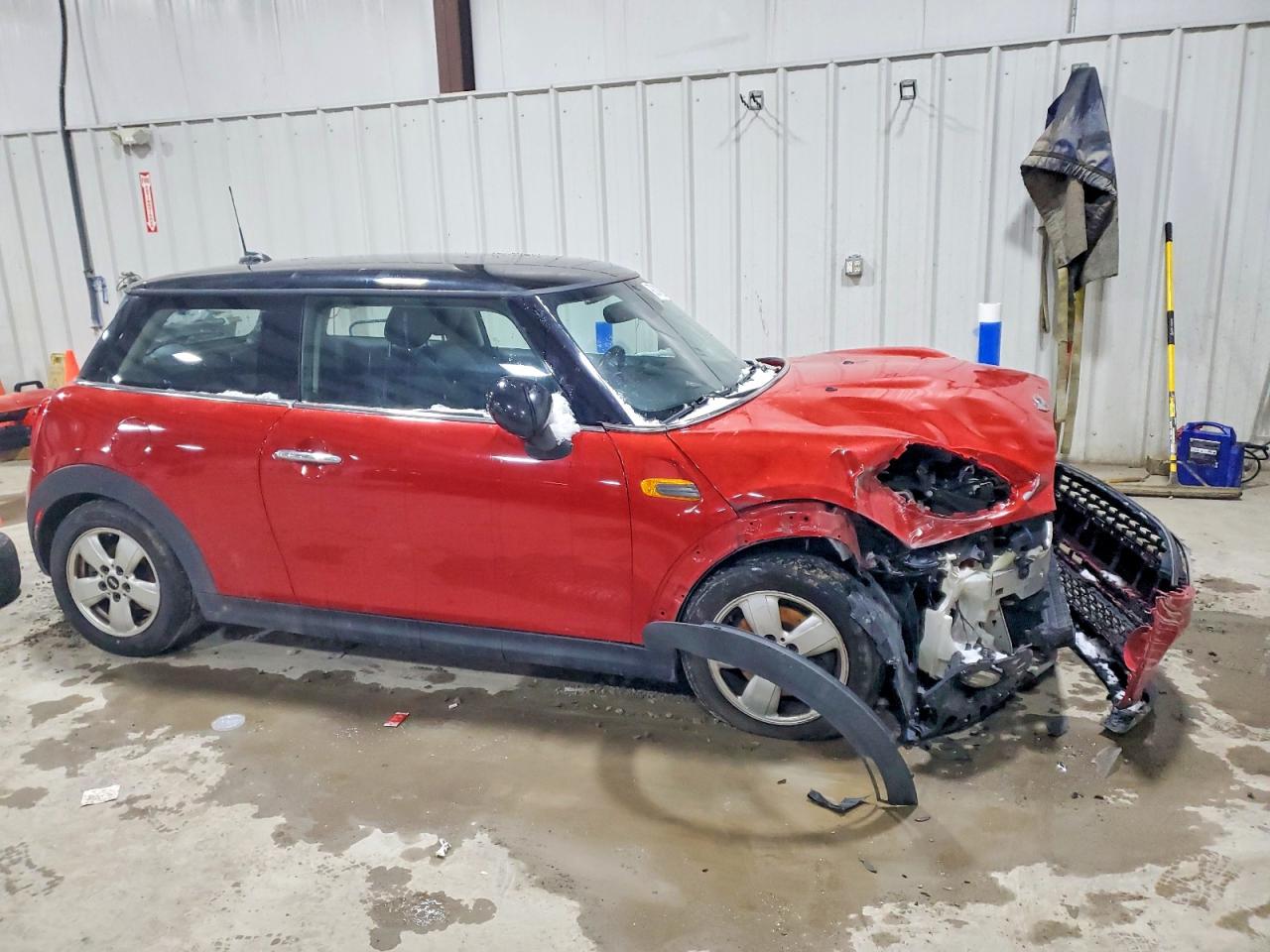 2017 MINI COOPER photo 4