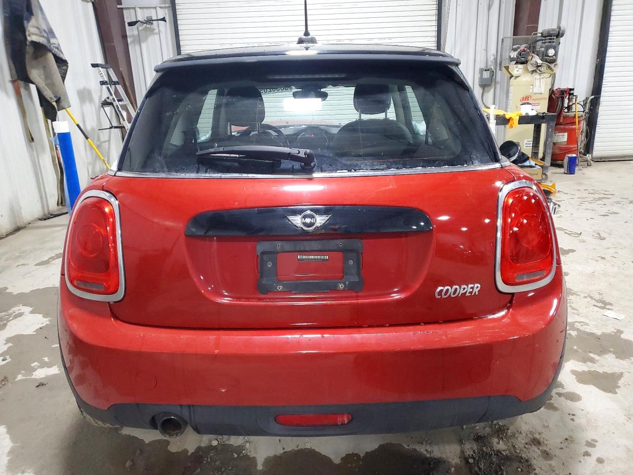 2017 MINI COOPER photo 6
