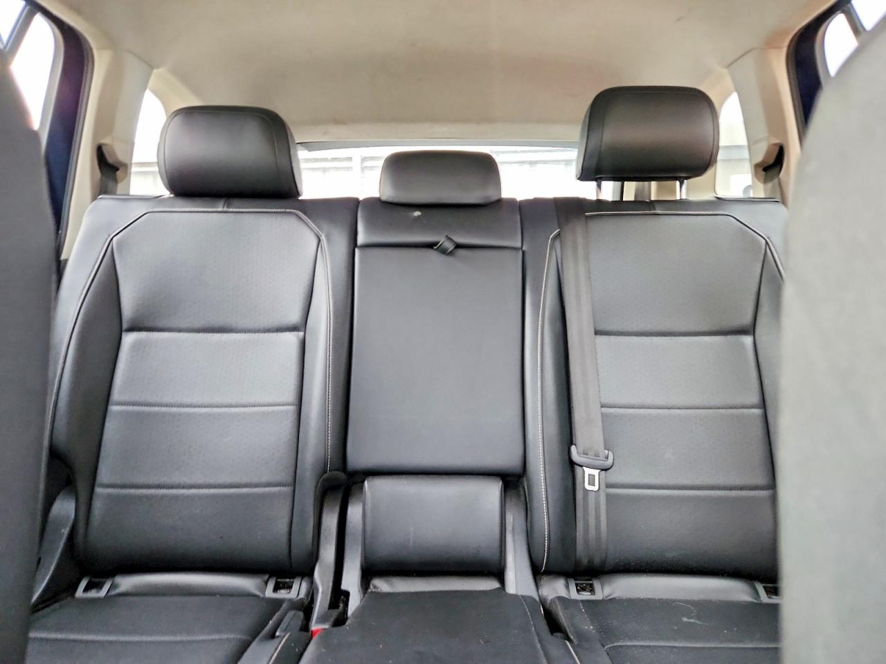 2021 VOLKSWAGEN TIGUAN SE photo 10