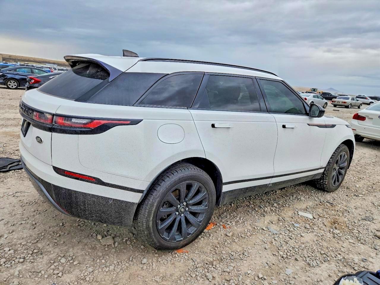2018 LAND ROVER RANGE ROVER VELAR R-DYNAMIC SE photo 3